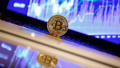 Bitcoin direncini korurken Ethereum çırpınıyor