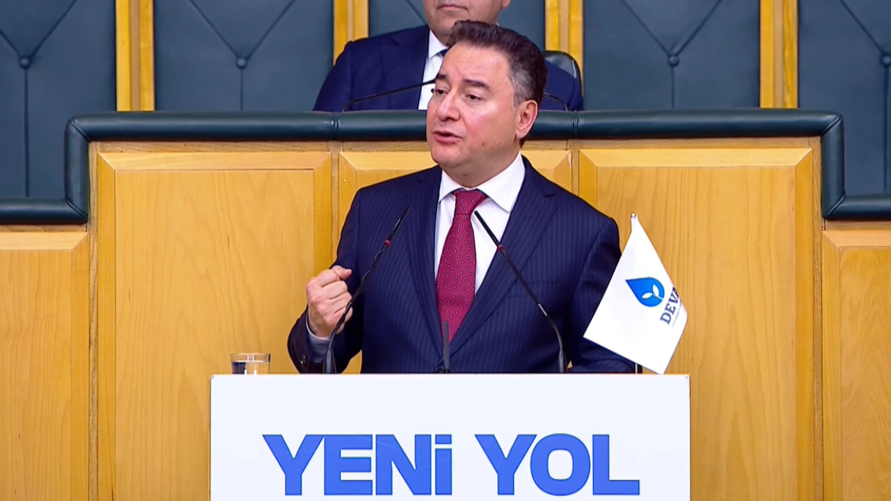 Babacan'dan AKP'ye transfer tepkisi: Hiç utanmıyorlar