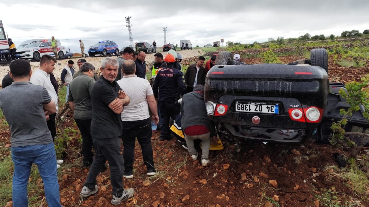 Mardin'de otomobil devrildi: 1 ölü, 2 yaralı