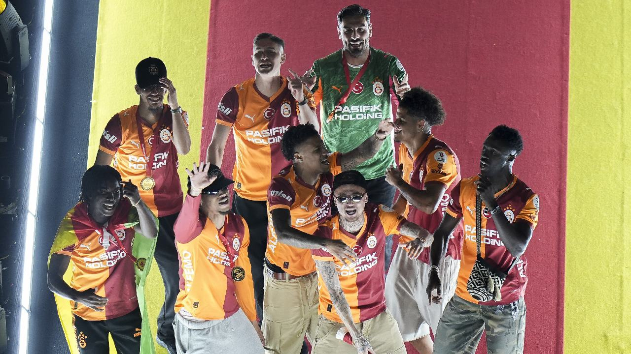 Galatasaray'da kalmak istedi: Gelen haber planları bozdu
