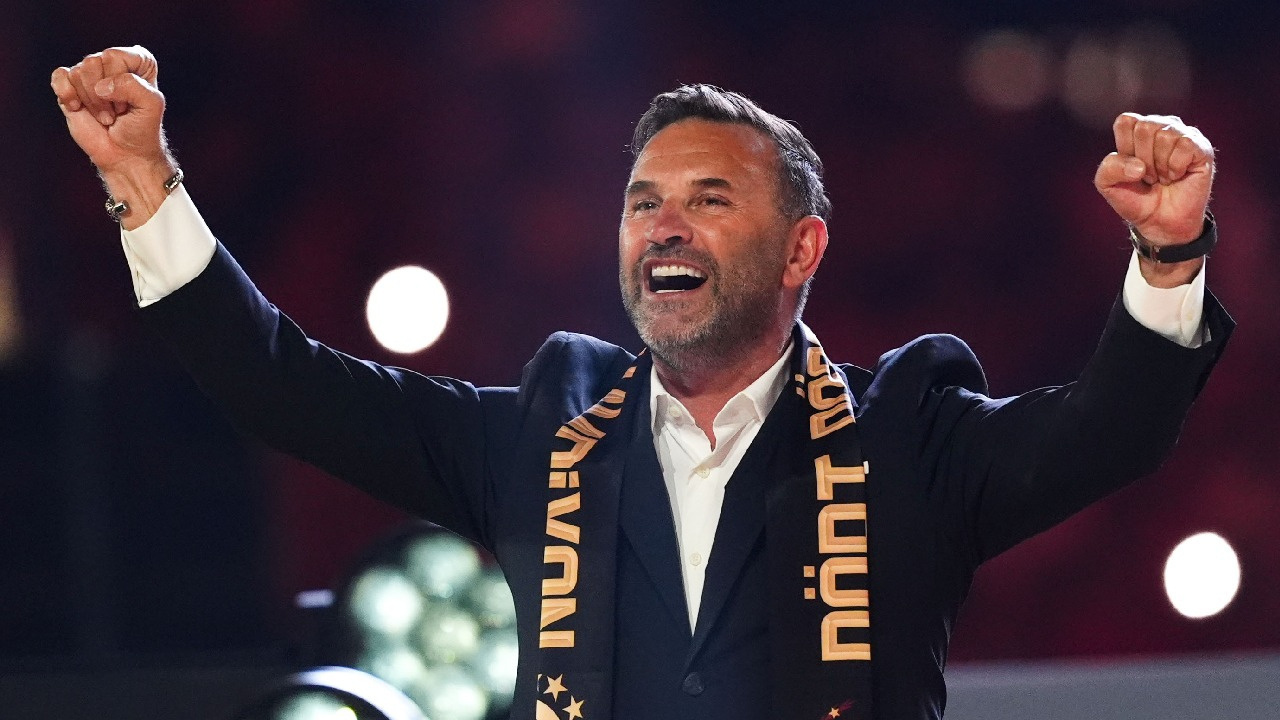 Galatasaray'da Okan Buruk 2 ismin biletini kesti