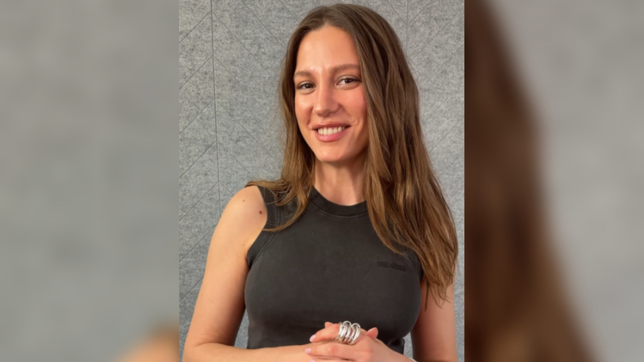Serenay Sarıkaya'dan 'yapay zeka' hamlesi: Tam 10 dil konuştu