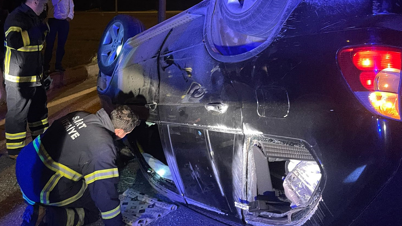 Hasta taşıyan ambulans ciple çarpıştı: 4 yaralı