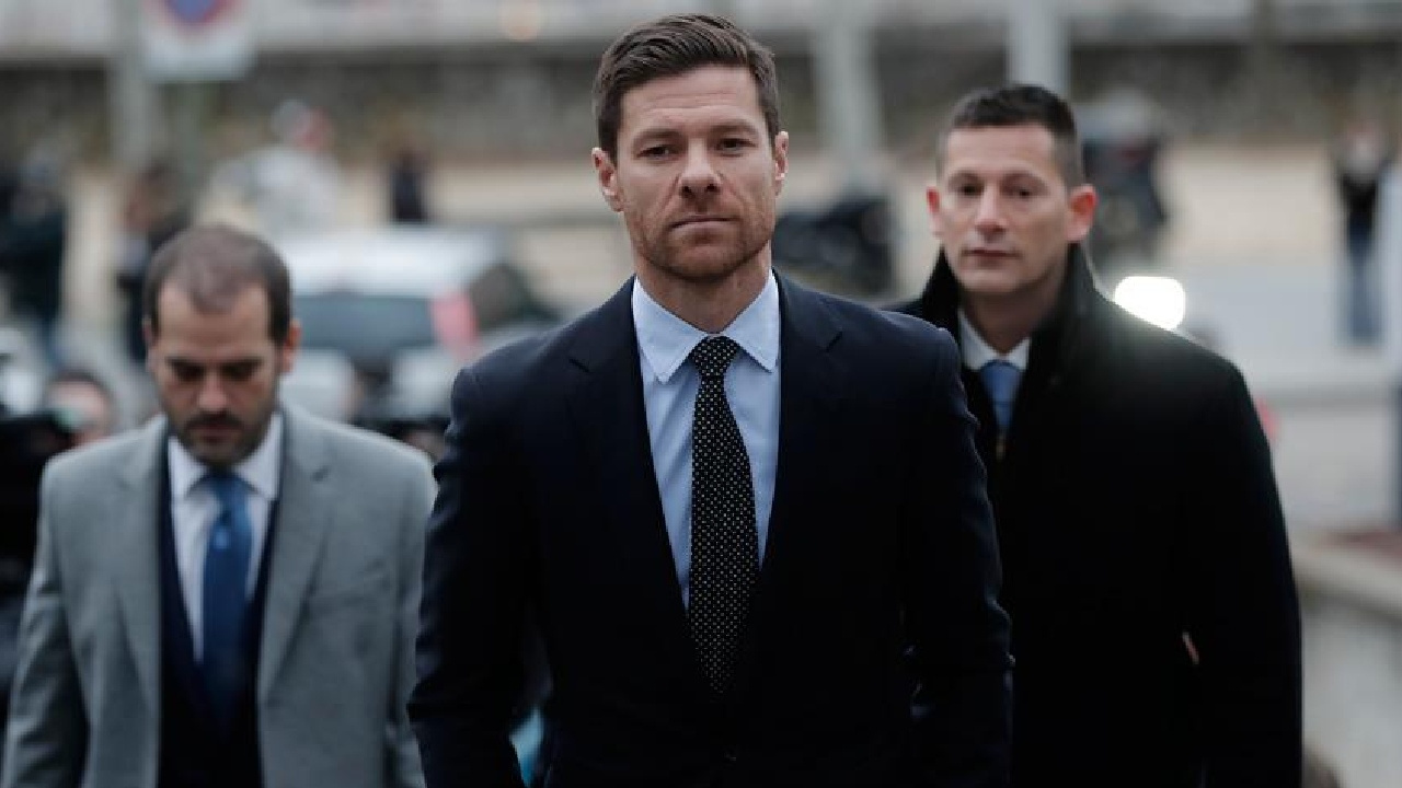 Xabi Alonso 4 yıllık imzayı attı