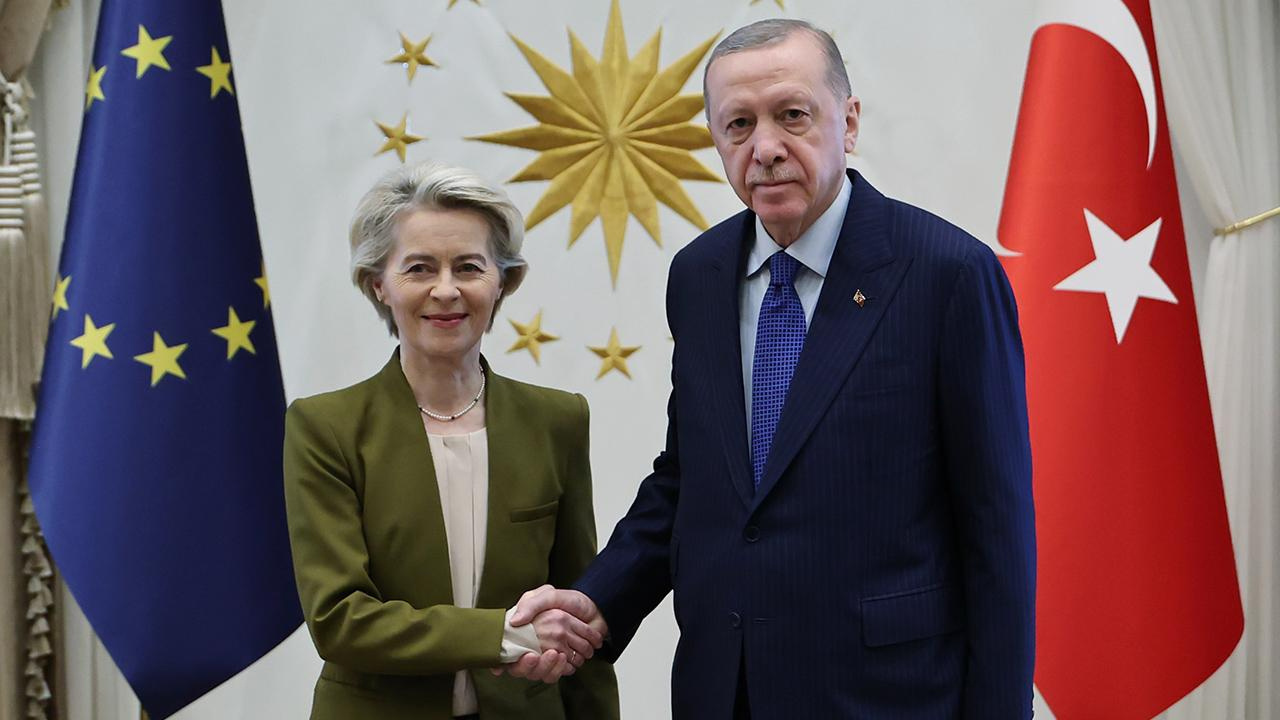 Erdoğan AB Komisyonu Başkanı von der Leyen ile görüştü