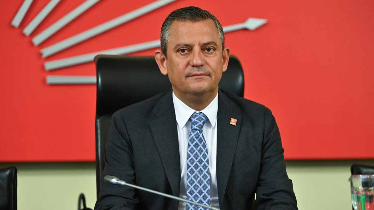 Özgür Özel'den 19 Mayıs mesajı: Cumhuriyet ateşi sönmez