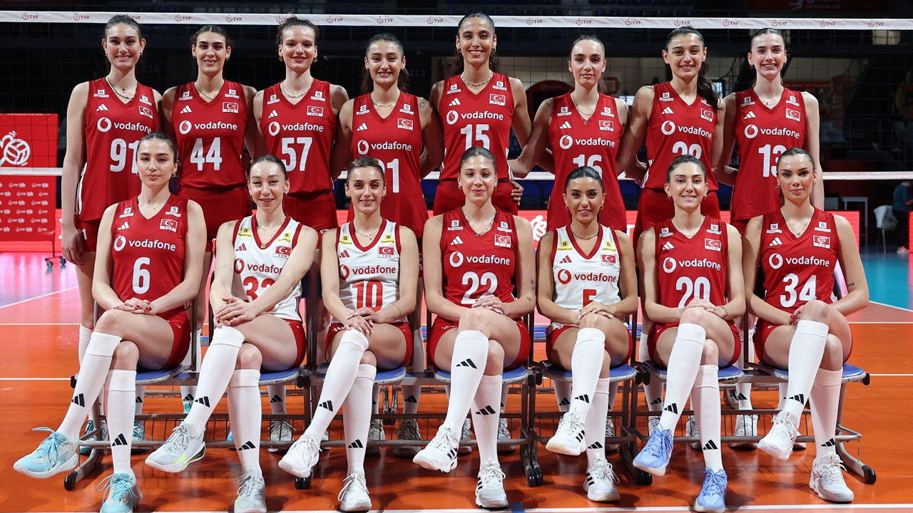 Harikasınız kızlar: Filenin Sultanları galibiyetle başladı
