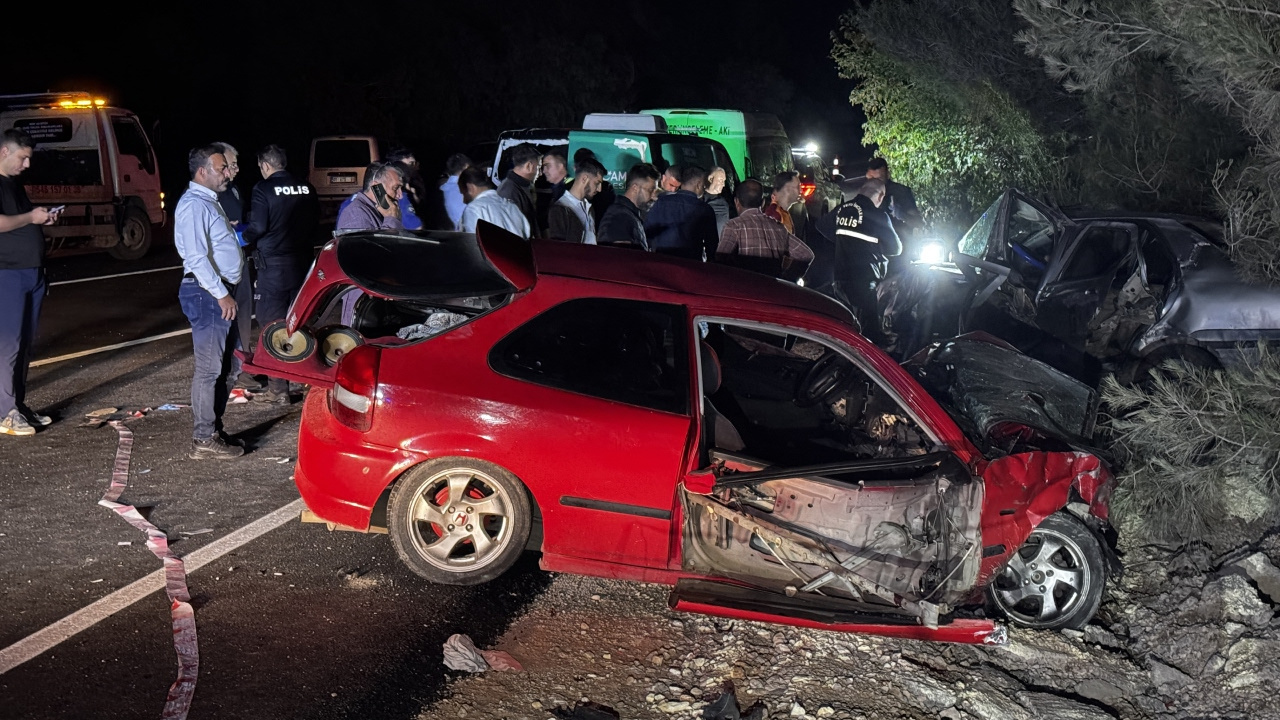 Adana'da feci kaza: 2 ölü 1'i çocuk 3 yaralı