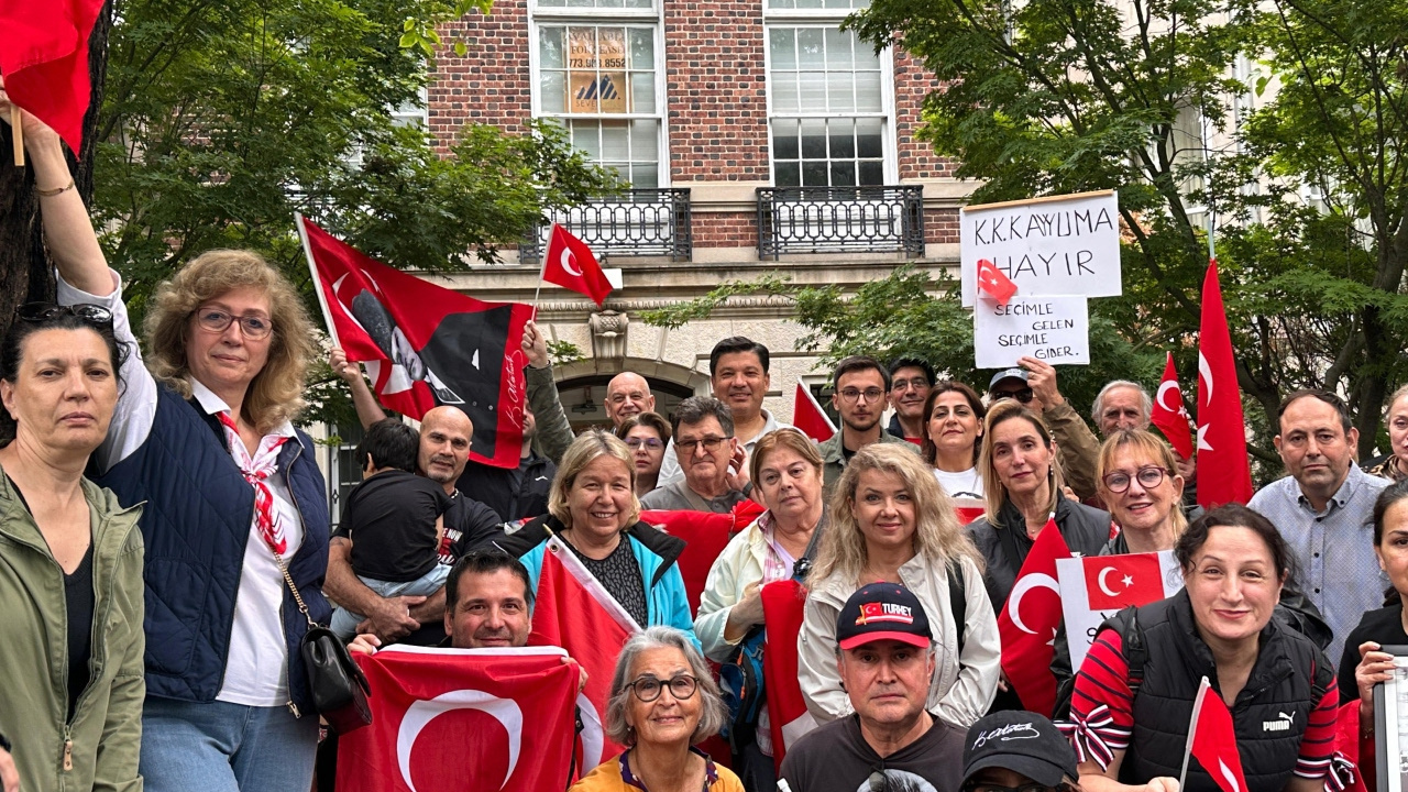 ABD'deki CHP gönüllülerinden 'mutlak butlan' eylemi