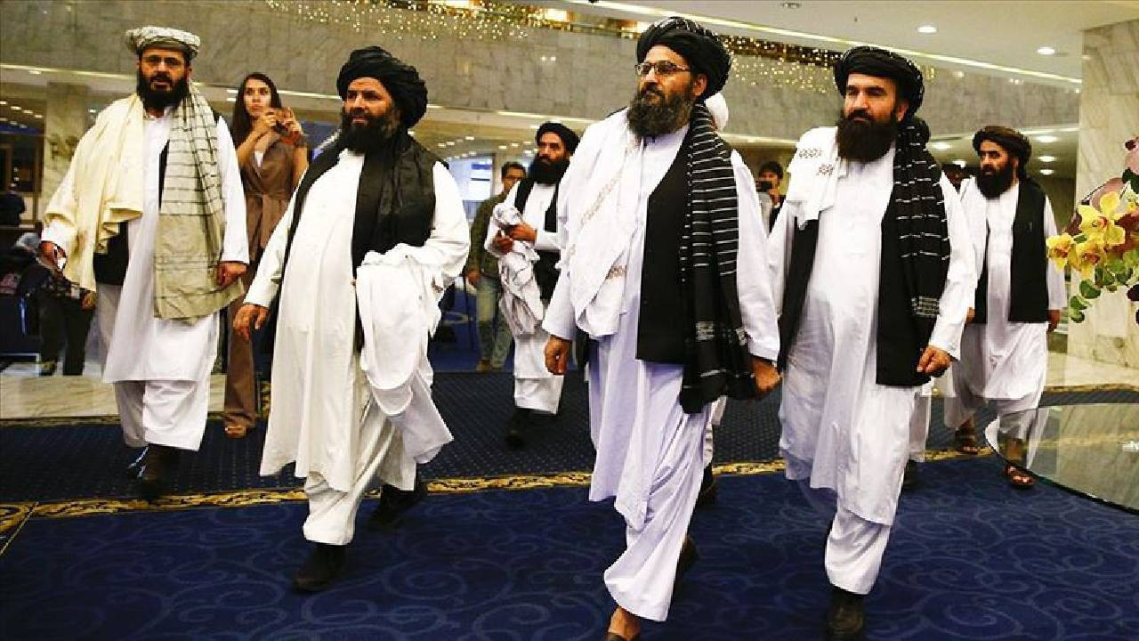 Brüksel'den tartışma yaratacak karar: Avrupa göçmenleri göndermek için Taliban’la masaya oturuyor