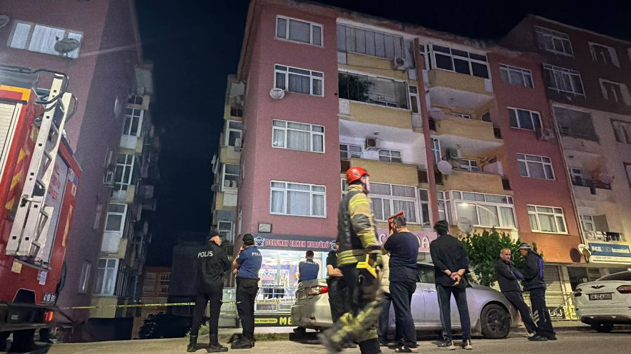 Çatırtı sesi panik yarattı: Kocaeli'de 7 katlı bina boşaltıldı