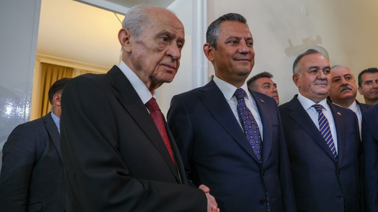 Bahçeli’den Özgür Özel’e dikkat çeken telefon: Çok ıslandın, sağlığına dikkat et