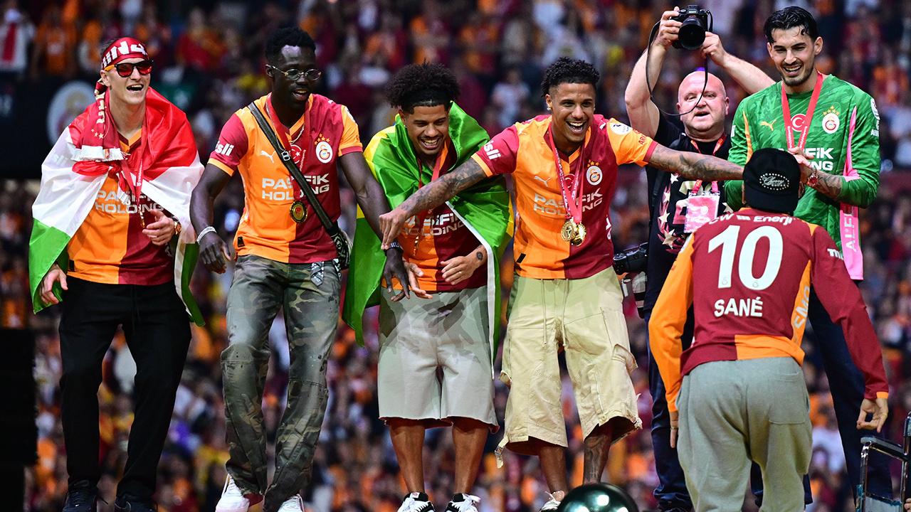 Galatasaray'ın yıldızına yeni talip çıktı: Teklif yapacaklar