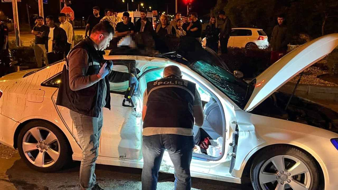 Fethiye'de can pazarı! Otomobilin üzerine savrulan motosikletli kurtarılamadı