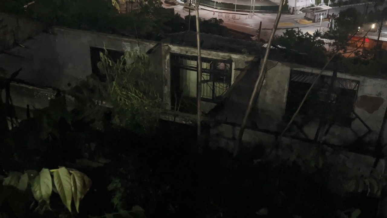 Kocaeli'de tek katlı ev yangında kullanılamaz hale geldi