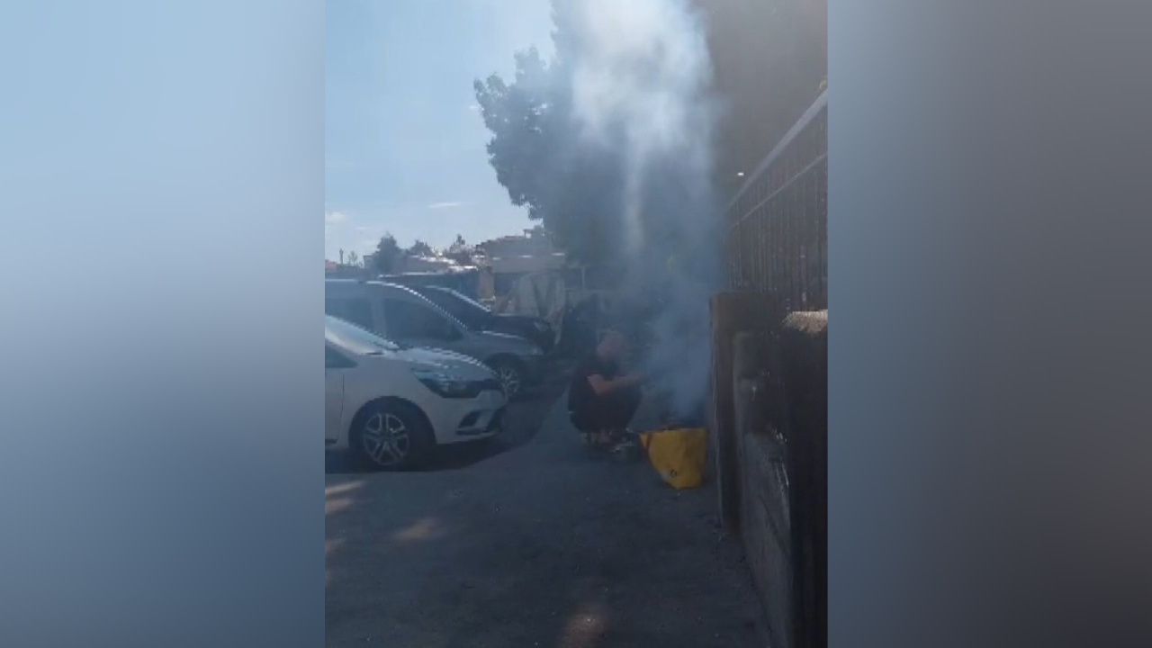 Pendik'te kaydedilen görüntüler pes dedirtti: Kaldırımda mangal yaktılar