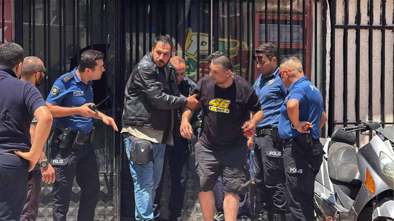 Antalya'da korku dolu anlar! Kendini dükkana kilitleyip üzerine benzin döktü