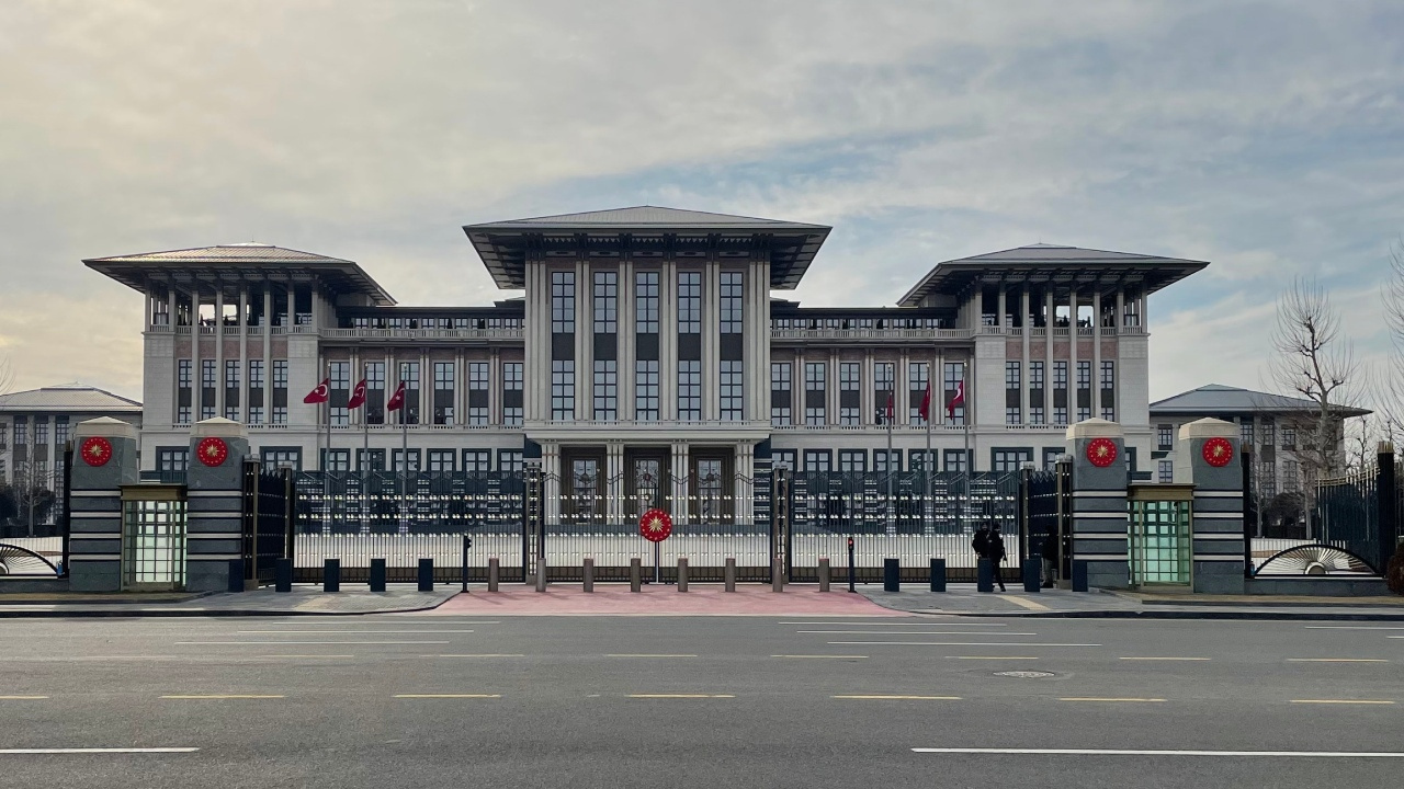 Saray aklı ne kurguluyor?