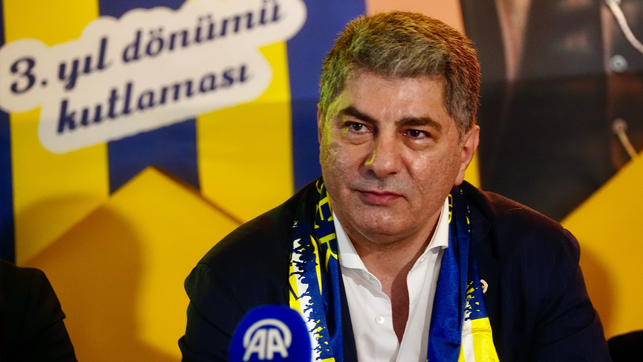 Hakan Safi yıldız golcüyle anlaşmaya vardı