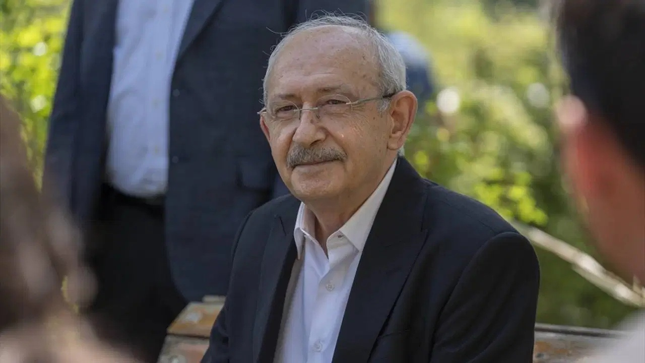 İktidar medyası yazarından Kılıçdaroğlu'na FETÖ suçlaması