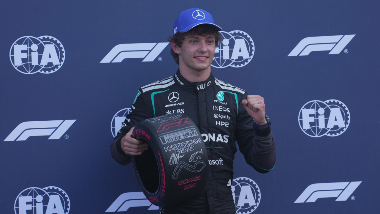 Kimi Antonelli pole pozisyonunu kaptı