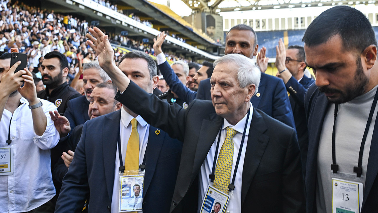 Aziz Yıldırım'dan seçim zaferi sonrası ilk açıklama: Transfe