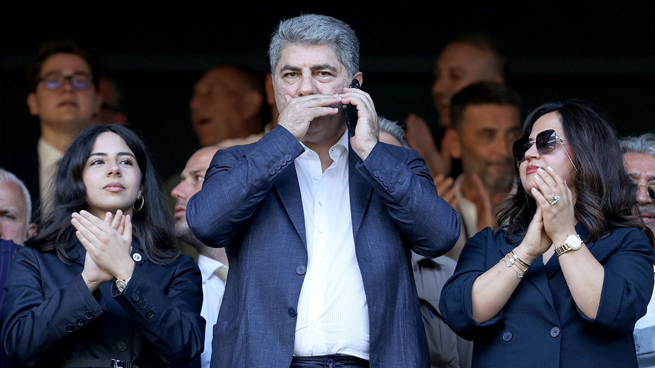 Hakan Safi yenilgiyi kabullendi: Aziz Yıldırım'ı tebrik etti