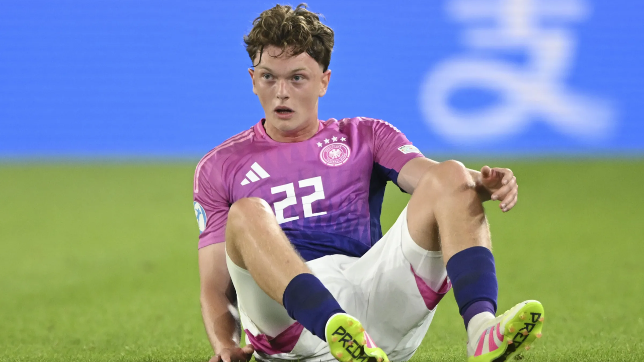 Galatasaray'a sürpriz orta saha