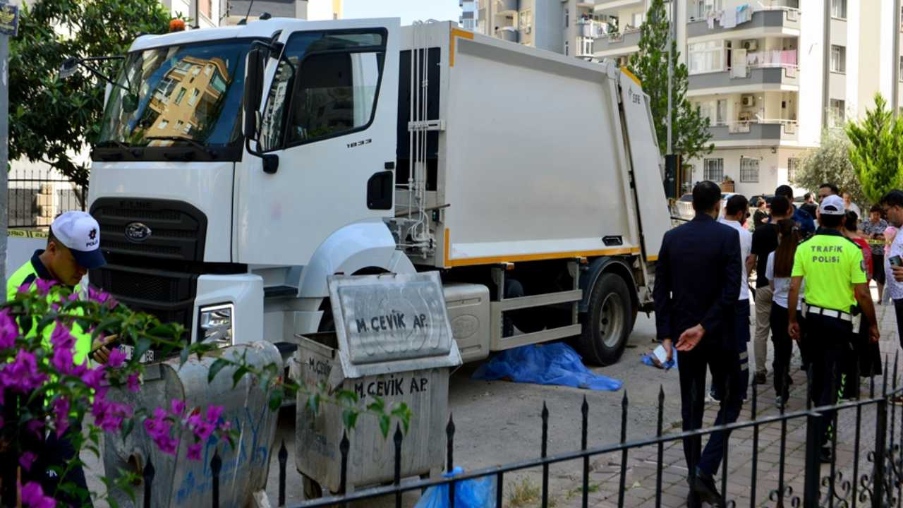 Çöm kamyonunun altında kalarak can verdi!