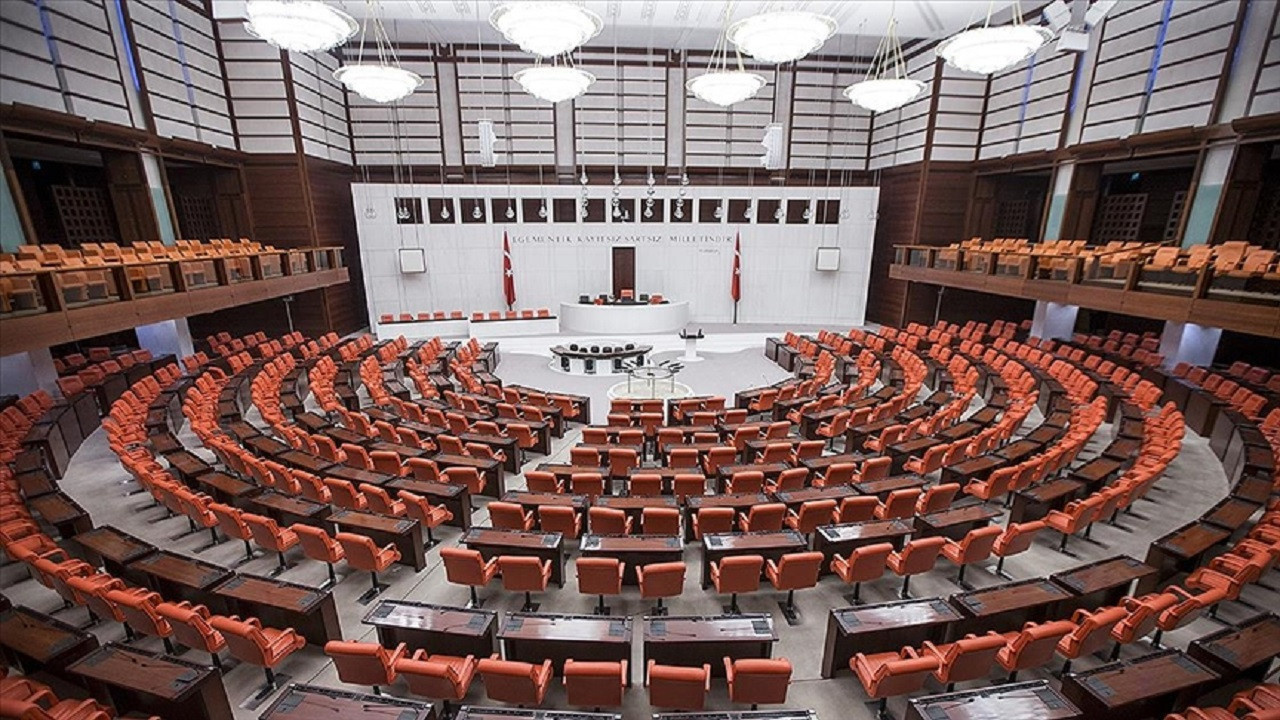 Meclis'in yetkisi de etkisi de azaldı: 12 bin 742 soruya bak