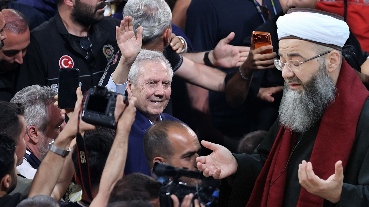 Aziz Yıldırım seçilir seçilmez Cübbeli Ahmet hemen duaya baş