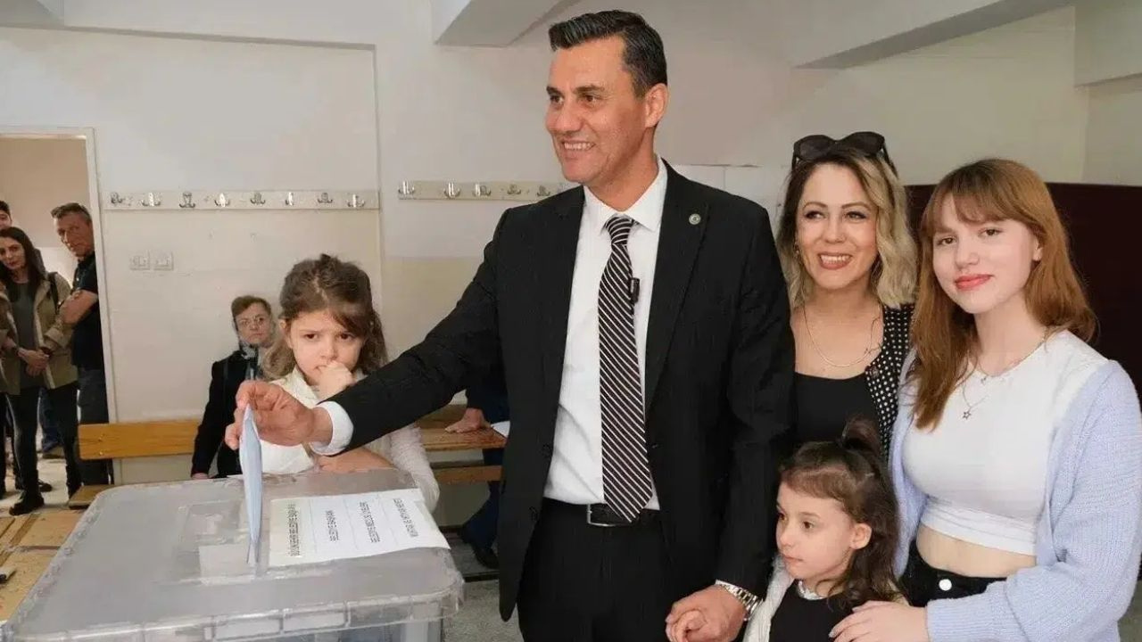 Ferdi Zeyrek'in vefatının birinci yılında Nurcan Z