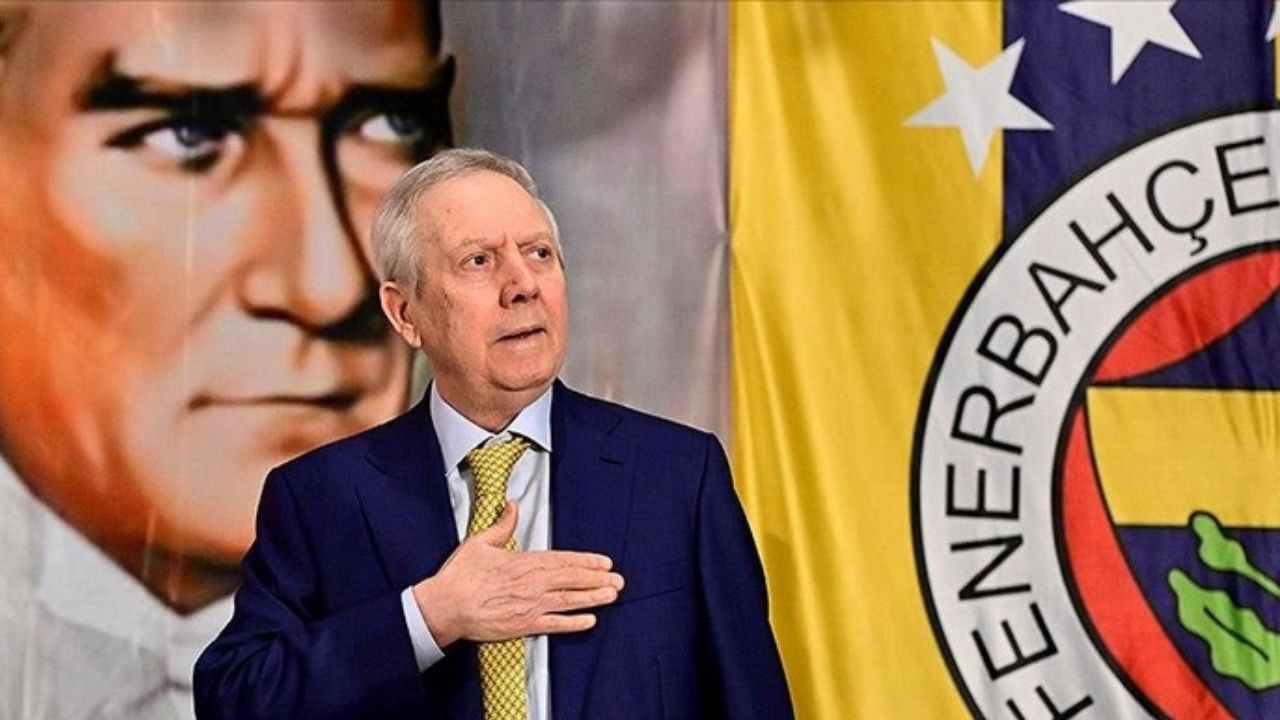 Aziz Yıldırım'dan ilk transfer: Denizde yüzerken ö