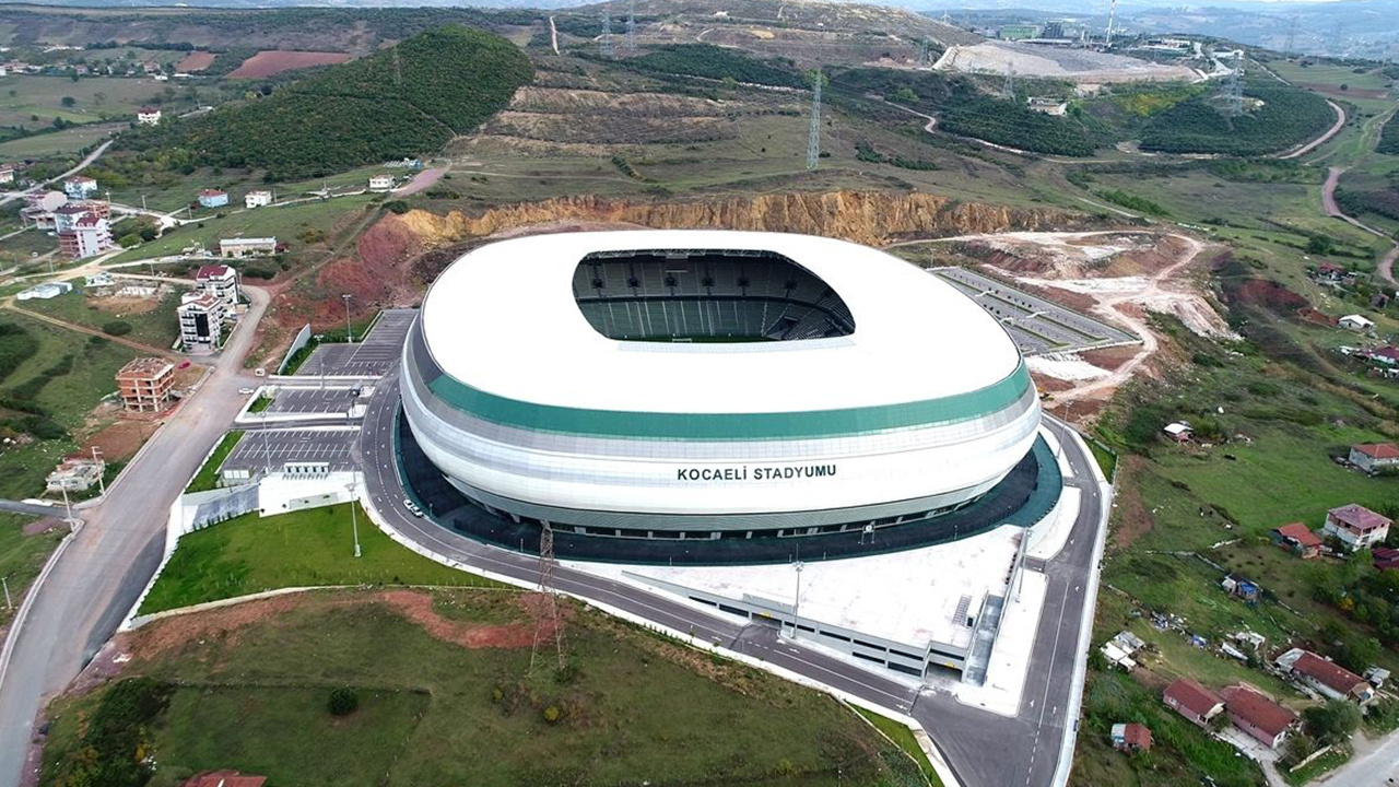 Kocaelispor imzayı attı: Stadın her yerinden gözük