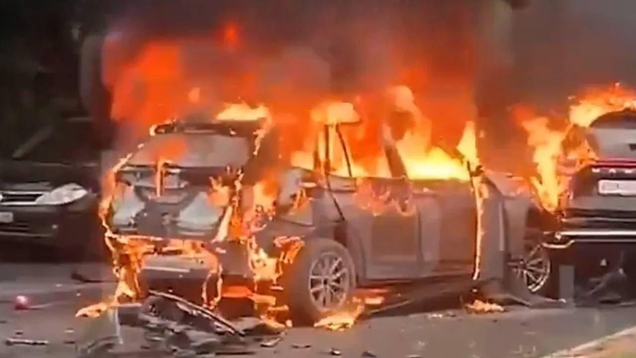 Moskova’da bombalı saldırı! Seyir halindeki araç h