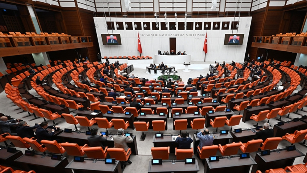 'Vize vurgunu' TBMM gündemine taşındı: AKP'lilerin