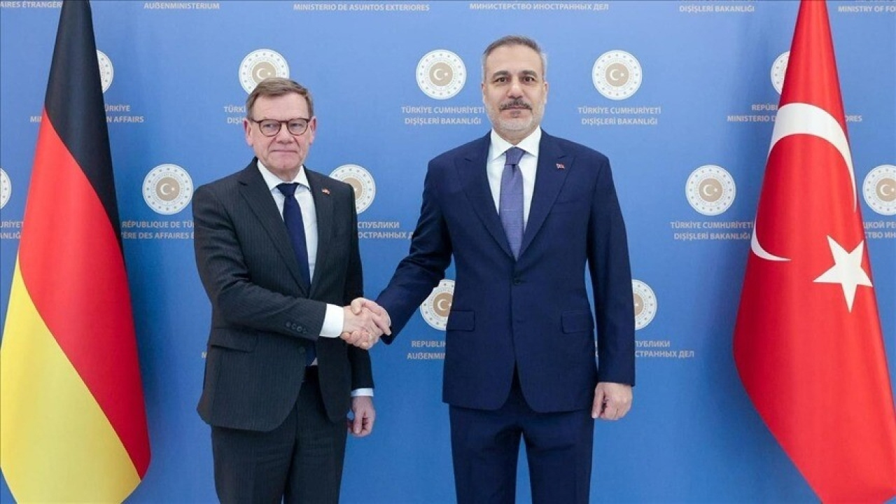 Hakan Fidan Alman meslektaşıyla görüştü