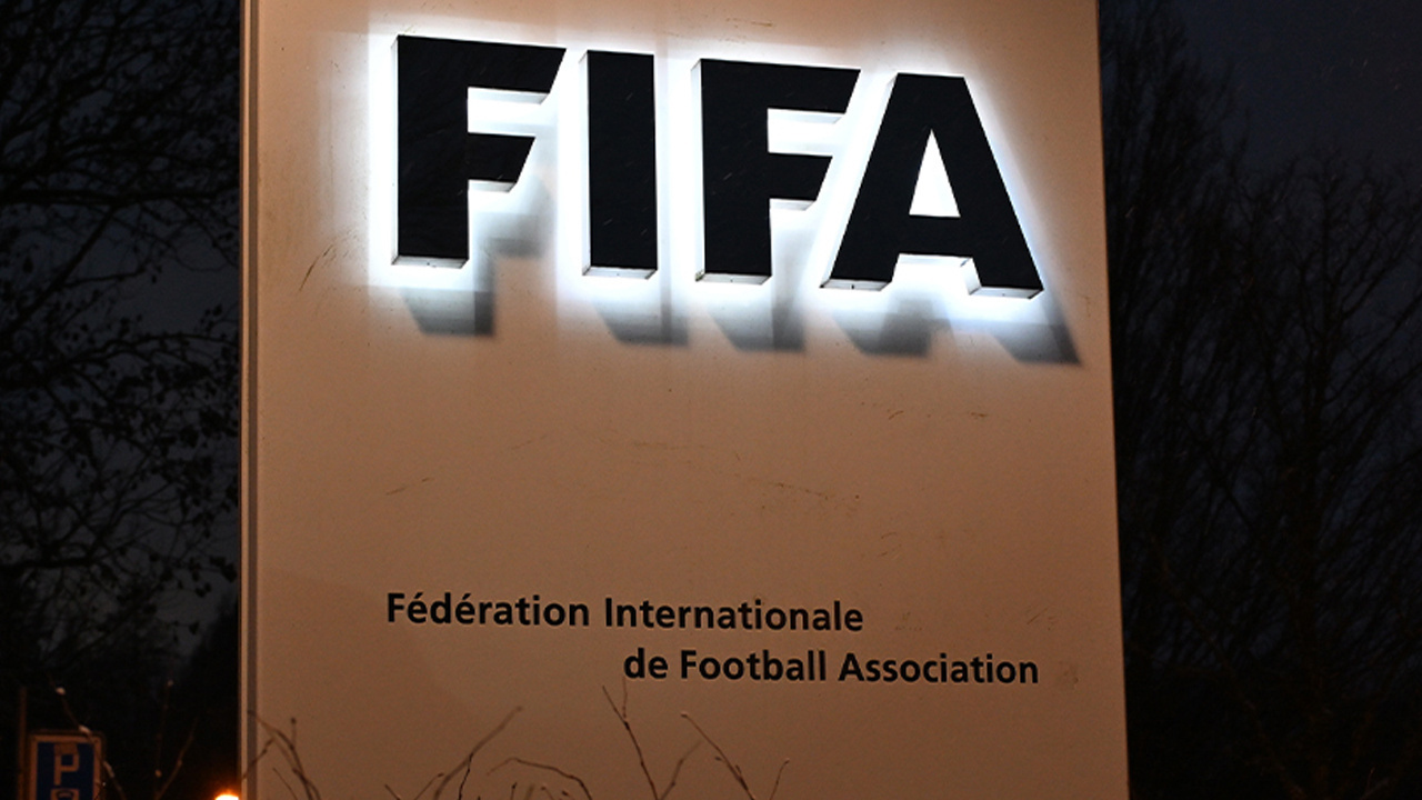 Süper Lig'de düşene acımadı: FIFA 15 günde kabus gibi çöktü