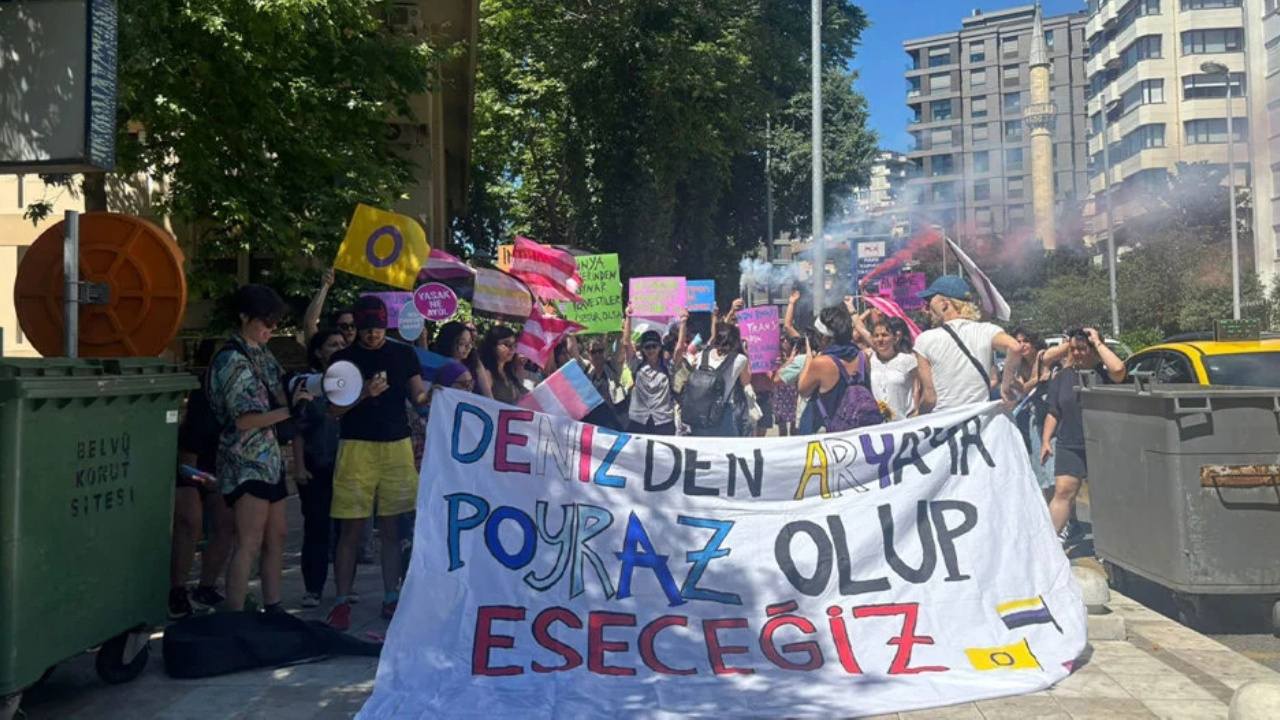 Kadıköy'de Onur Yürüyüşü: Eylem bitince gözaltılar başladı