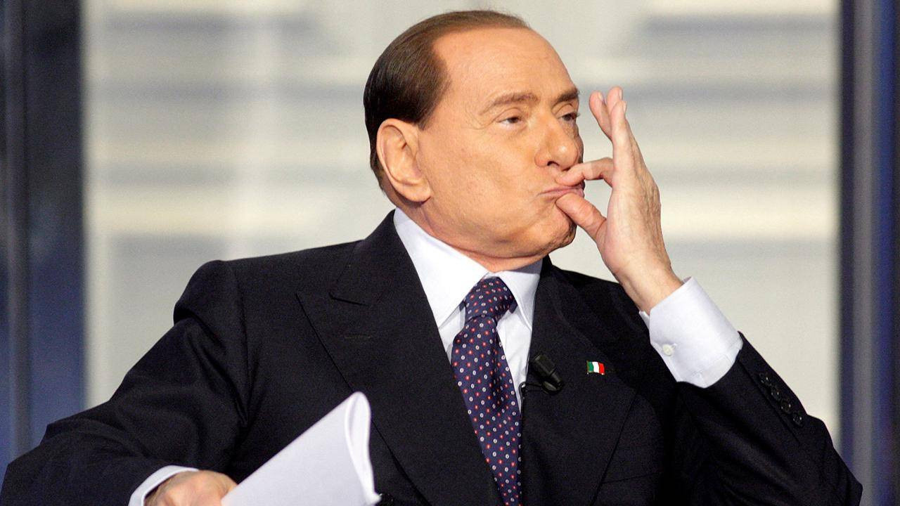 Berlusconi'nin "Bunga Bunga" sarayı milyonlarca euroya satıldı! Yeni sahibi herkesi şaşırttı