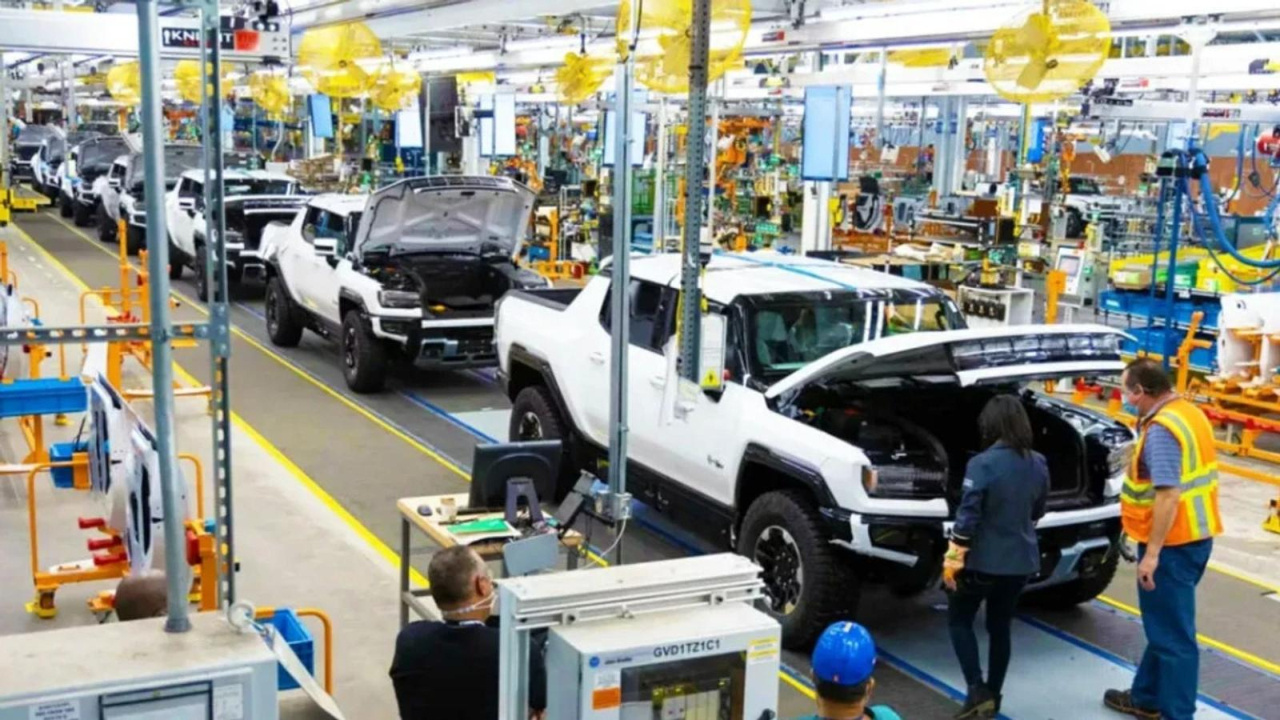 Sendikalar ayakta: 1000 çalışanı işten çıkarıp yerlerine robotlar aldılar