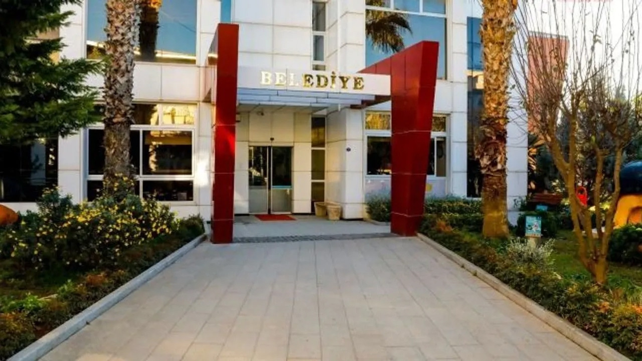 Seferihisar Belediyesi soruşturmasında bir tutuklama daha