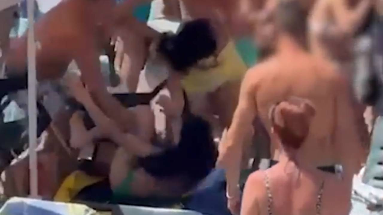 Boş sandığı şezlonga oturdu, dehşeti yaşadı! 13 yaşındaki kıza havuz başında saldırı