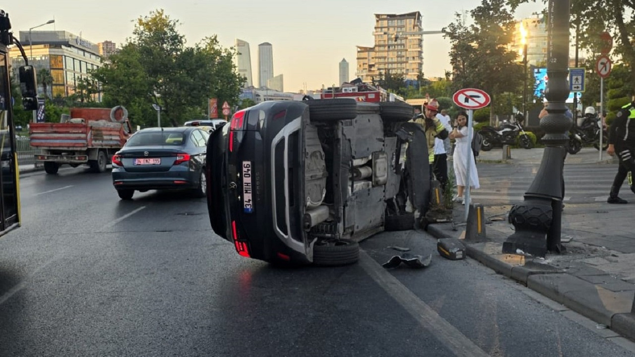 Tamir için bırakılan lüks otomobil kazaya karıştı: Hem tamirci hem araç sahibi yandı