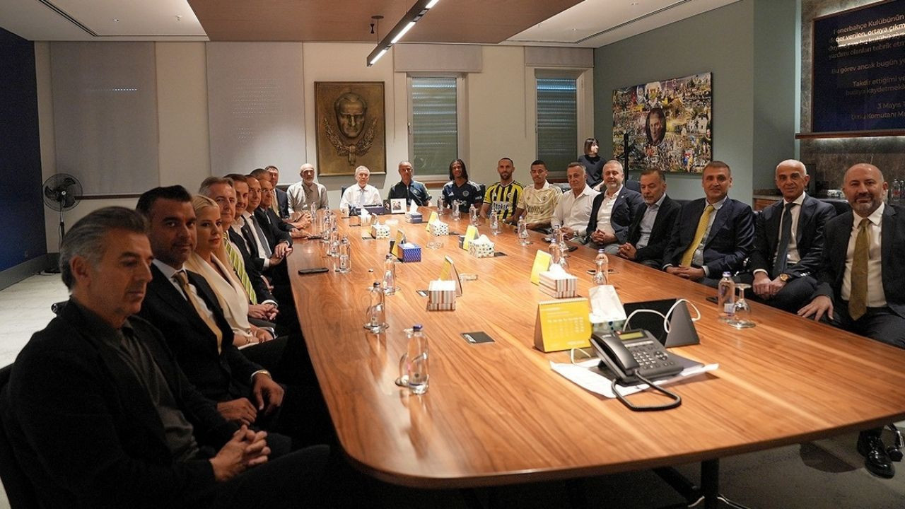 Fenerbahçe masayı kurdu: Transferde 4 isim ortaya çıktı