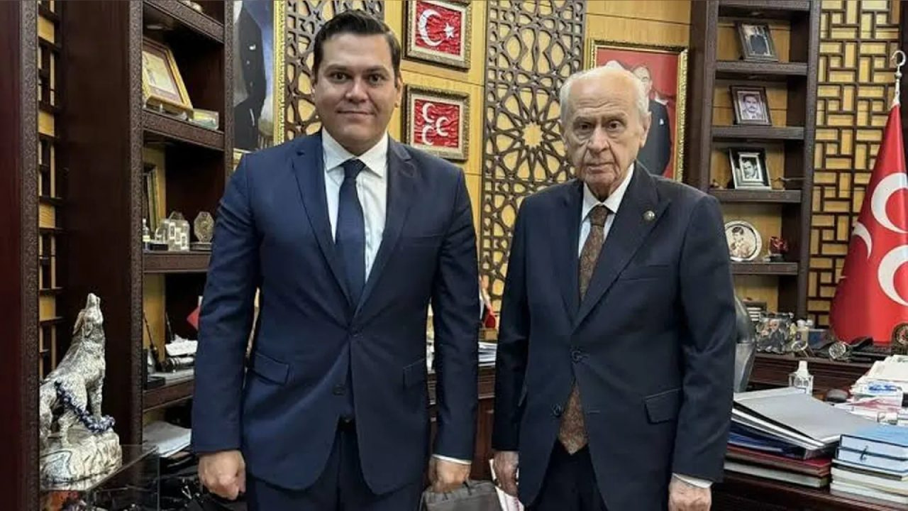 Martı'nın kurucusu Oğuz Alper Öktem, MHP'de il delegesi seçildi