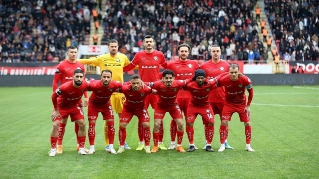 Tam da lig başlarken veda ettiler: Bir de teşekkür edip gönderdiler