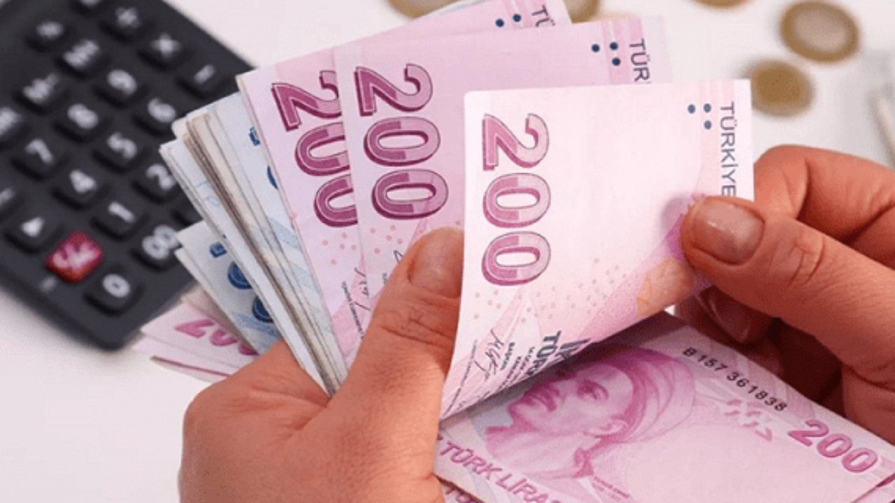 Asgari ücreti en az 8 bin lira artıracak 6 maddeli çözümü açıkladı