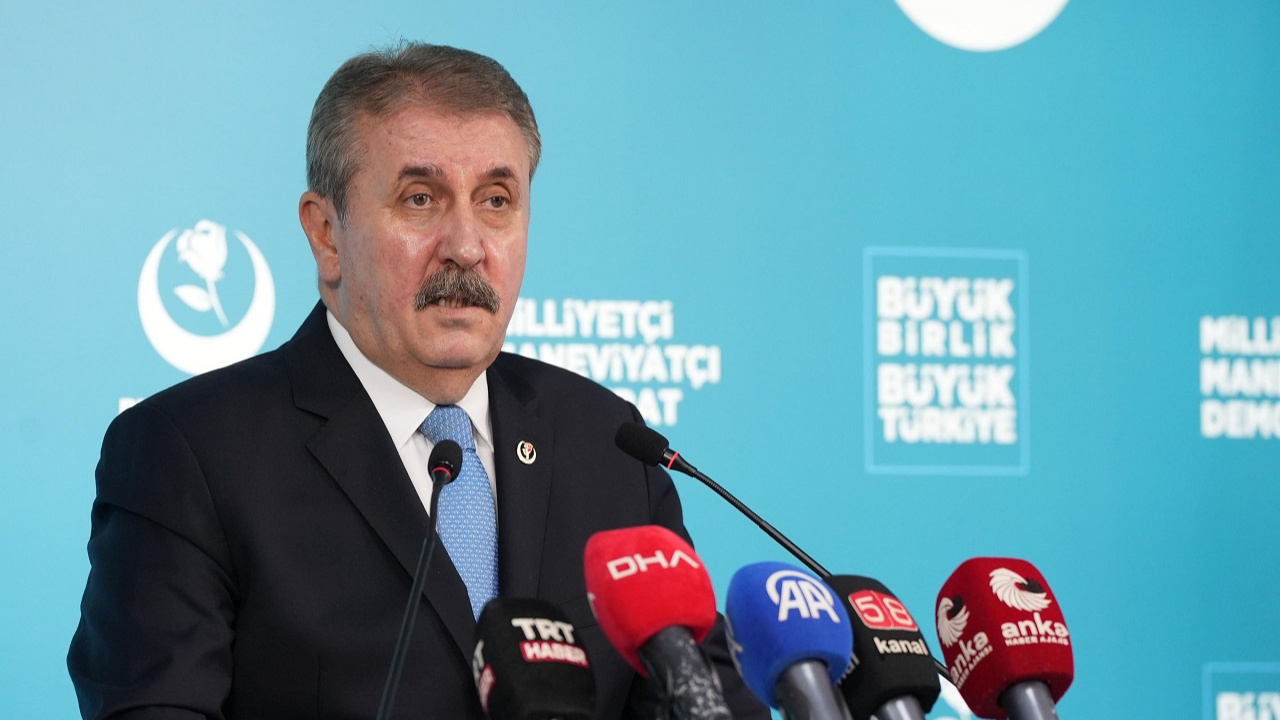 Mustafa Destici'den YENİ Parti açıklaması: Özgür Özel'i arayıp tebrik ettim