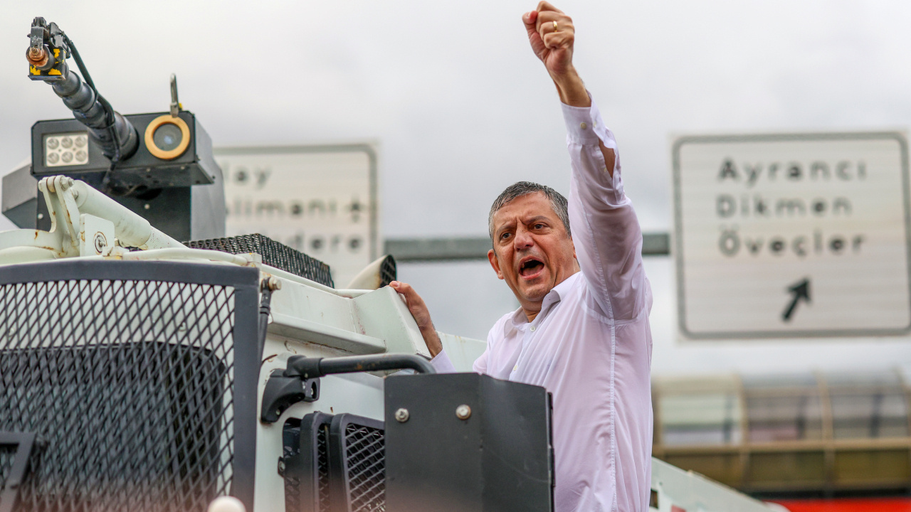 Özgür Özel YENİ Parti'nin 7 şifresini açıkladı